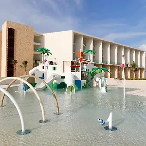 Family Selection At Grand Palladium Costa Mujeres & Cancún